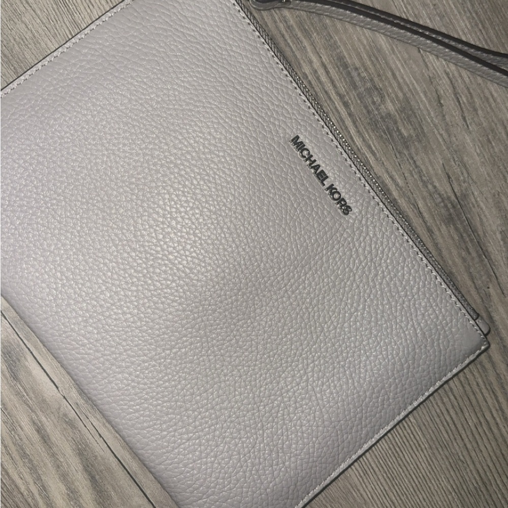 Michael Kors wrislet/pouch